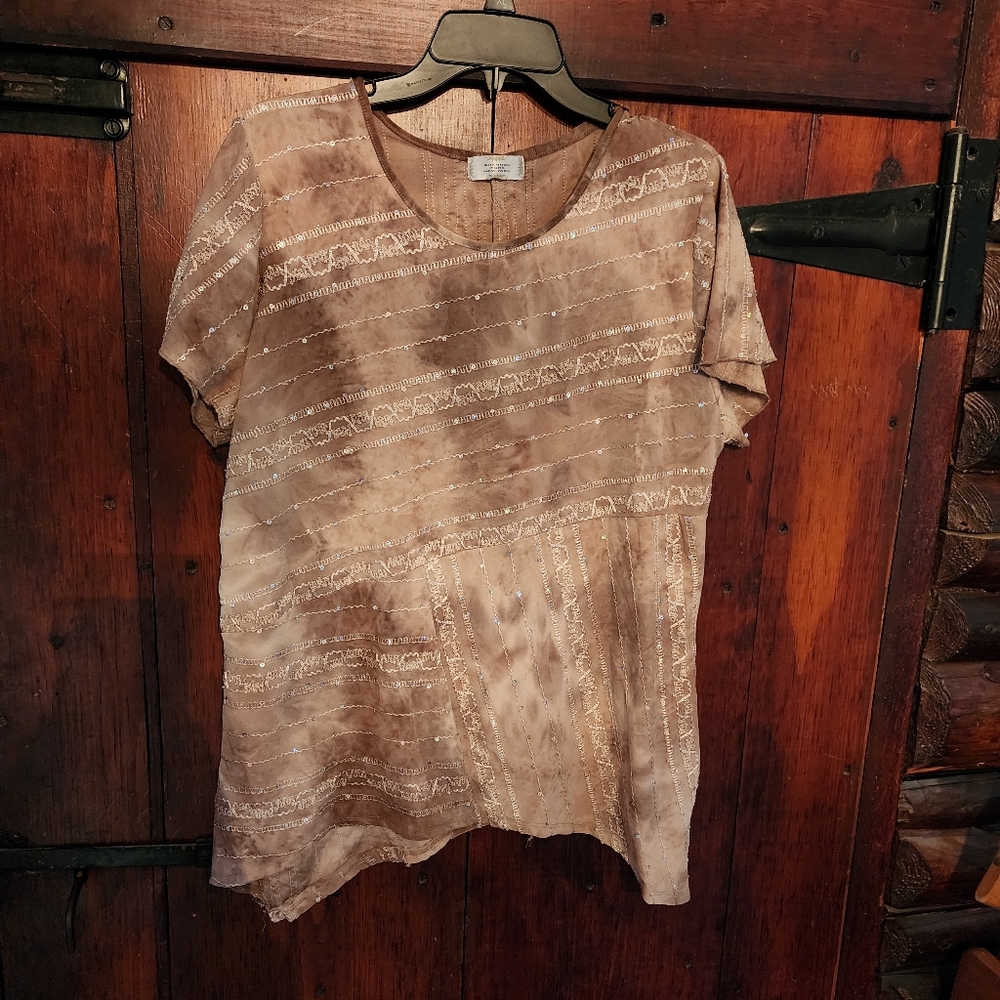 Women's asymmetrical top